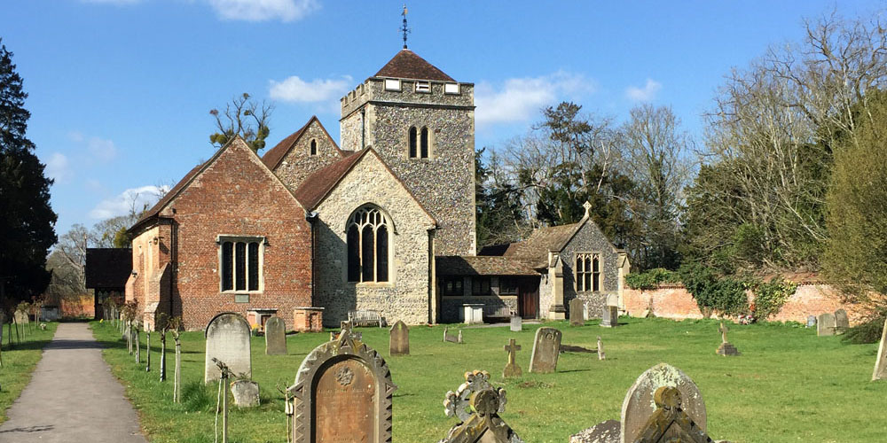 St Giles Church, with gravestones in the foreground